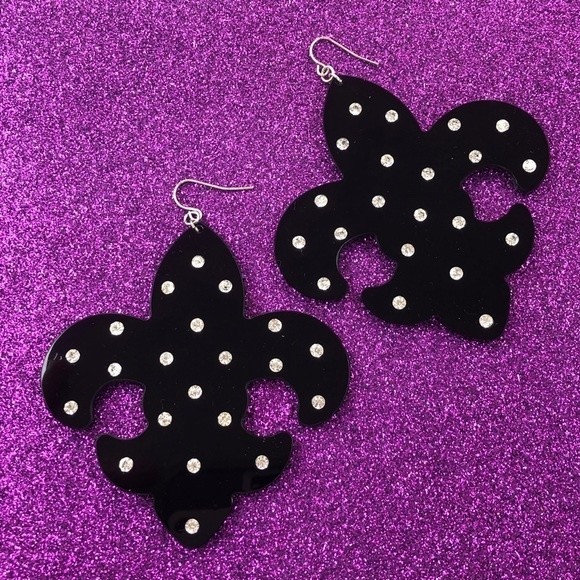 🌼 Large Fleur De Lis Black Acrylic Rhinestone Dangle Earrings - Picture 1 of 3